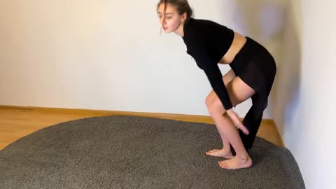 ENJOYING my stretching yoga session🙈