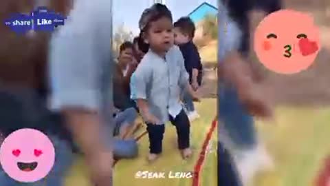 CUTIE BABIES TIKTOK DANCING....