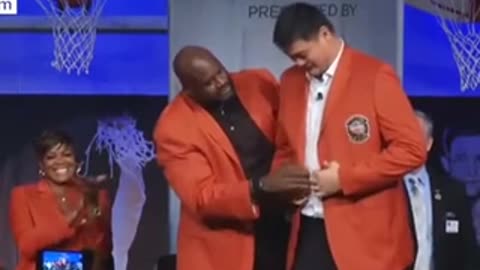 ONEAL MEETS YAO MING FOR THE FIRST TIME