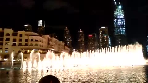 Dubai dancing fountain