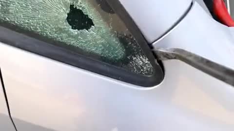 Remove car glass