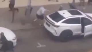 Old man vs Carjackers