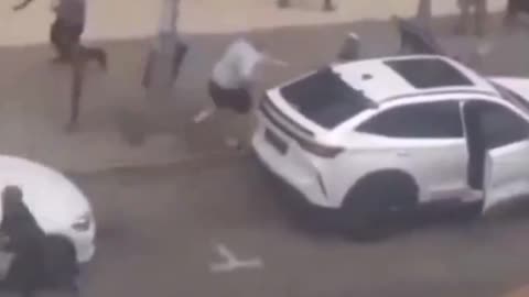 Old man vs Carjackers