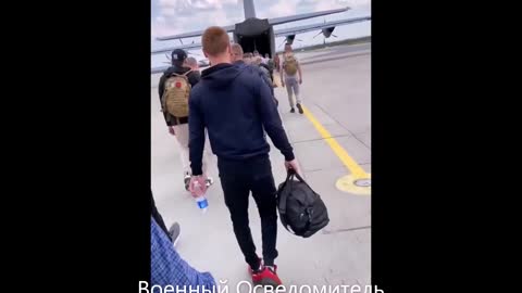Ukraine War - Video of the dispatch of Ukrainian military personnel to Europe