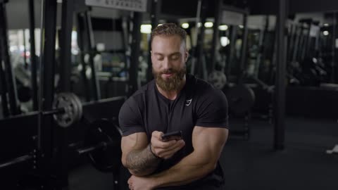 Chris Bumstead Reacts to Thirst Tweets and TikToks 1080p