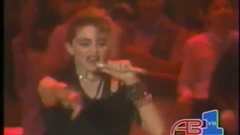 Madonna - Holiday = American Bandstand 1984
