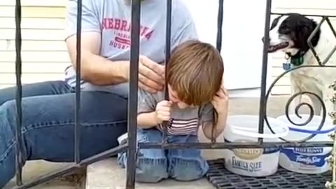 Clever Kid Shows How To Get Yourself Unstuck From Railing | kids| Babies and Kids|