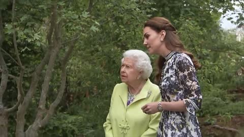 Despite Good Terms Why Kate Didn't Visit Queen On Her Deathbed #kate #queenelizabeth #katemiddleton