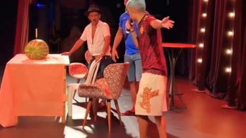 GAGO APARECE NO TEATRO E TIRA TIRINGA DO SÉRIO 🤣 #shorts #comediaselvagem #viral