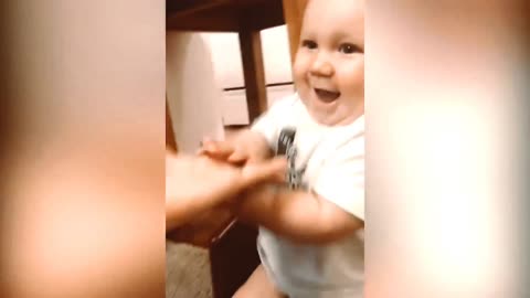 The child give hi fi to his mother, cute baby, kids videos