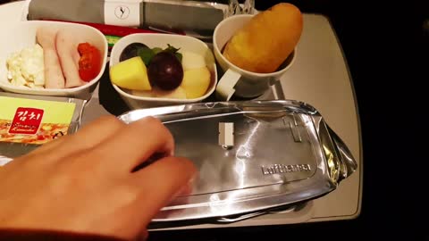 a flight to London,in-flight meals