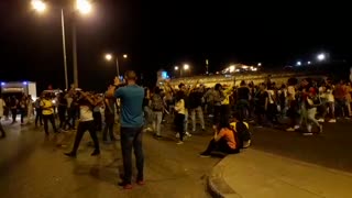 Manifestantes bloquean la avenida Santander