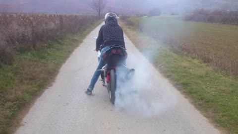 Yamaha FZR 1000 Tyre Burnout