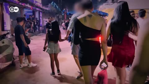 Sex tourists in Thailand | DW Documentary