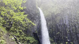 The Waterfall Wonderland that is Dry Creek Falls – Columbia River Gorge – Oregon – 4K