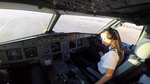 Beautiful FEMALE PILOT Landing (Airbus A321) Cockpit View