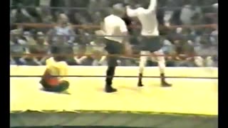 Andy Kaufman vs a Female Fan - 1983 Memphis Wrestling