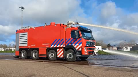Brandweer Moerdijk Haven Volvo FM13.500 8X4 Schuimblusvoertuig Ziegler/Deutz pomp test Winschoten