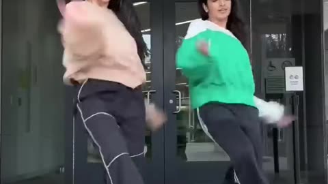 Viral Dance 😂😂😂