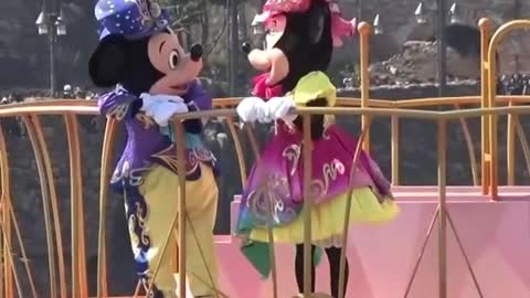 Minnie & Mikky Mouse Special Waving Hands For Kids on Moving Ship