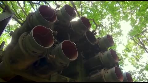 Ukraine War Footage of Ukranian MLRS destroyng AFU positions in Slovyansk