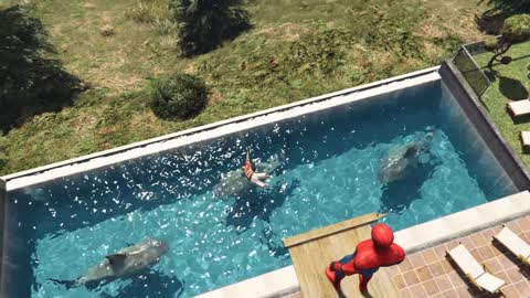 سبايدرمان يربي أسماك القرش في المسبح في قراند 5 GTA V Spiderman Shark