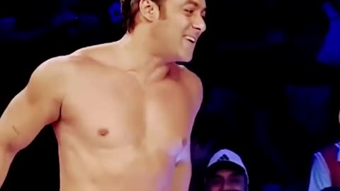 Salman khan goes shirtless..😍