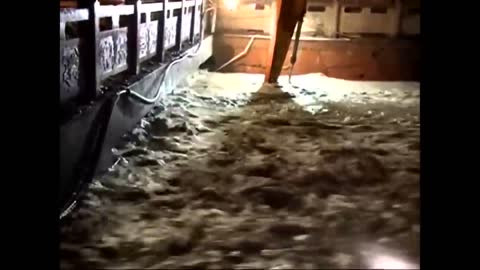 VIDEO_ Floods In Tibet Wash Away Building_3