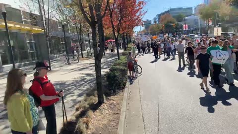 PFT LIVE: Climate Change Crazies Try To Surround And Intimidate Dan Dicks!!!!