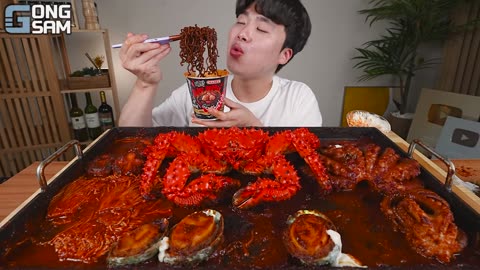 ASMR MUKBANG 해물찜 _ 대왕 문어 _ 킹크랩 FIRE Noodle _ Spicy Seafood _ Octopus _ King crab EATING SOUND_