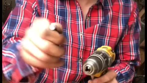 A neat trick to restore old screws and a rare occasion where you see me use a power drill