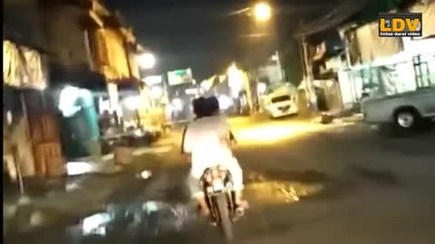 lucu gokil kumpulan orang mabuk naik motor