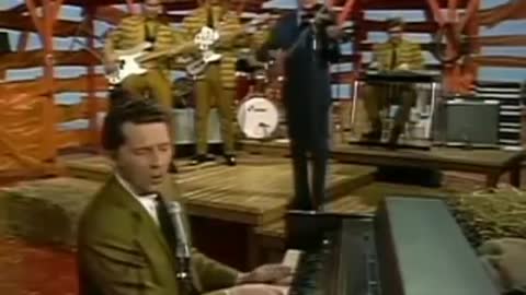 Jerry Lee Lewis - Walking The Floor Over You (1968-69)