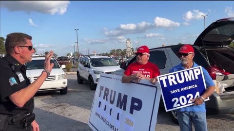 President Trump supporters kicked out of Ron DeSantis book signing for having Trump clothing