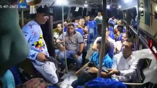 Video: Así fue el atraco a pasajeros de bus intermunicipal