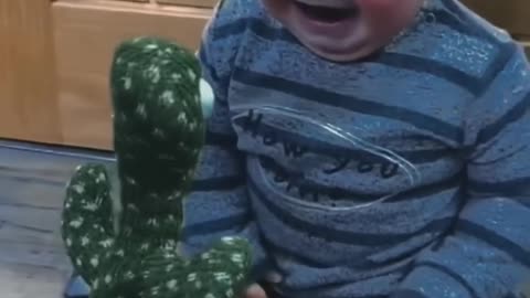 Baby funney crying because of dancing cact toy!!us