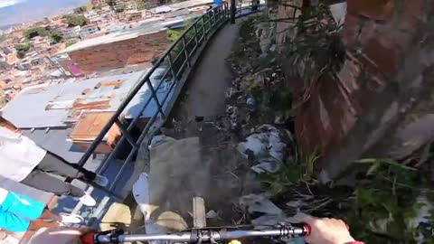 CRAZY URBAN MTB DOWNHILL TRACK - FULL RACE RUN!