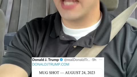 Donald Trump tweets his own mugshot!