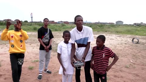 Nigerian builds model airplane from trash