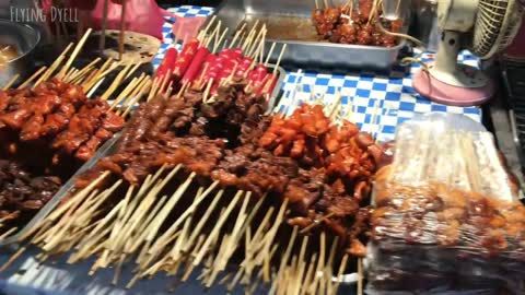 FILIPINO STREET FOOD | Seafood, chicken barbecue, sea shells, and grilled tuna.