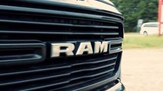 DODGE RAM LARAMIE 1500 SPORT ! ( Red River Edition )