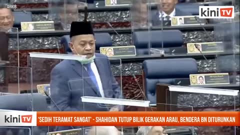 'Sedih teramat sangat' - Shahidan tutup bilik gerakan Arau, bendera BN diturun