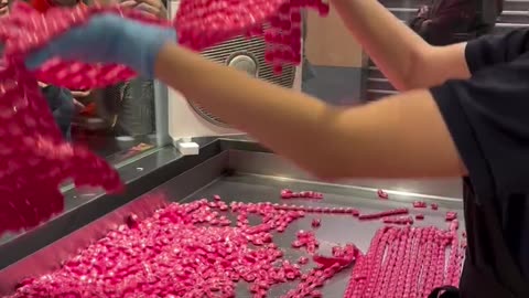 Never seen a more distasteful way of candy making. It should be graceful. candy makeing