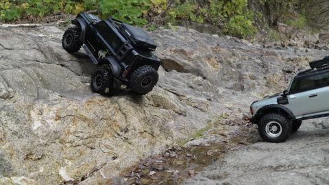 #012 TRAXXAS TRX4 FORD 2021 NEW BRONCO TWO RC CARS SOLO PLAY.