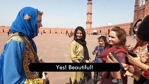 THIS Happens when Tourists Wear PAKISTANI Clothes in LAHORE