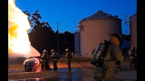 firemen propane burn training 🔥👩‍🚒
