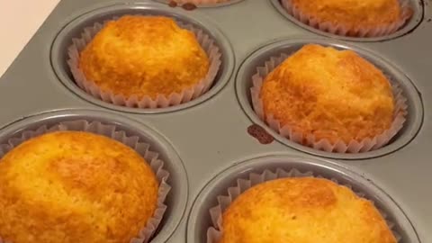 Cornbread cupcakes 😳 #grubspot #chicken #cupcake #food #foodtiktok