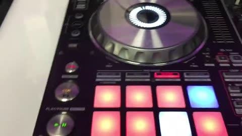 DJ