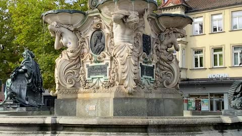 Erlangen - Paulibrunnen am Marktplatz 🇩🇪 4K