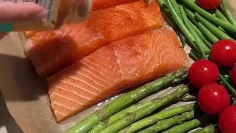 Quick & Delicious Salmon Bake in Under 15 Minutes! | Easy & Healthy Dinner for 4